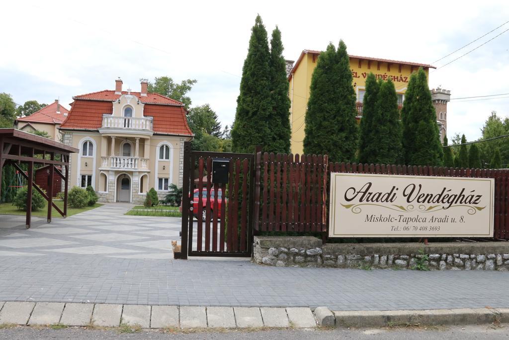 Aradi Vendeghaz Hotel Miskolc Exterior photo