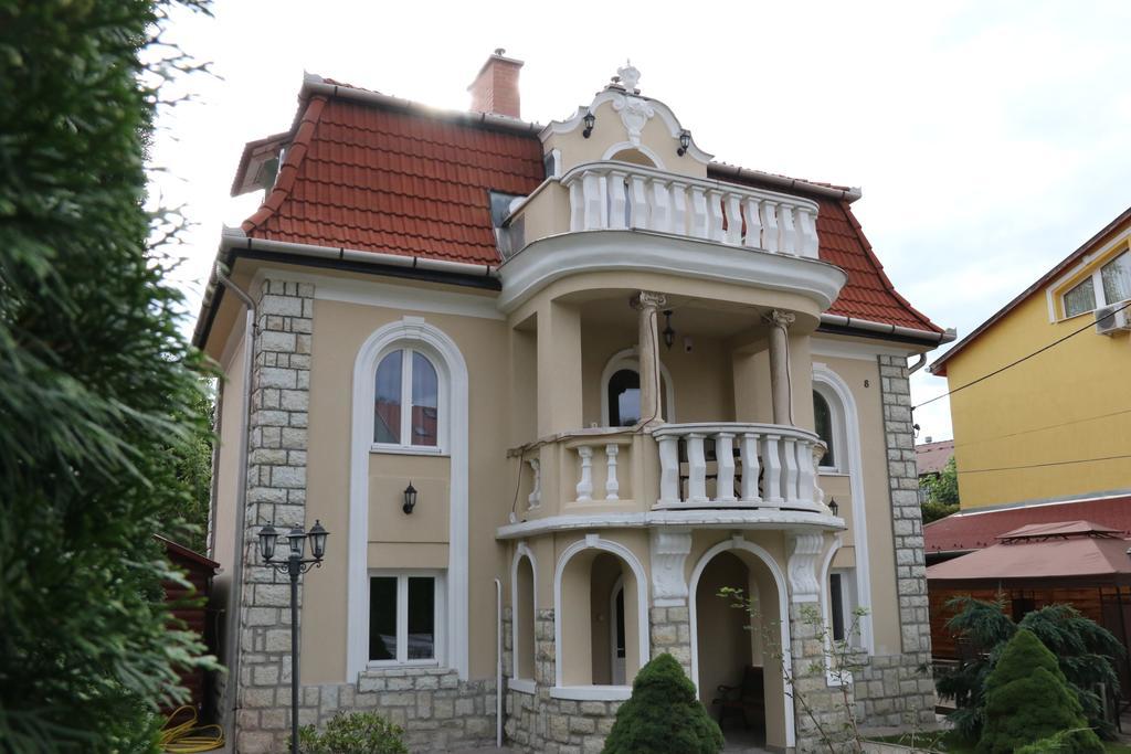 Aradi Vendeghaz Hotel Miskolc Exterior photo