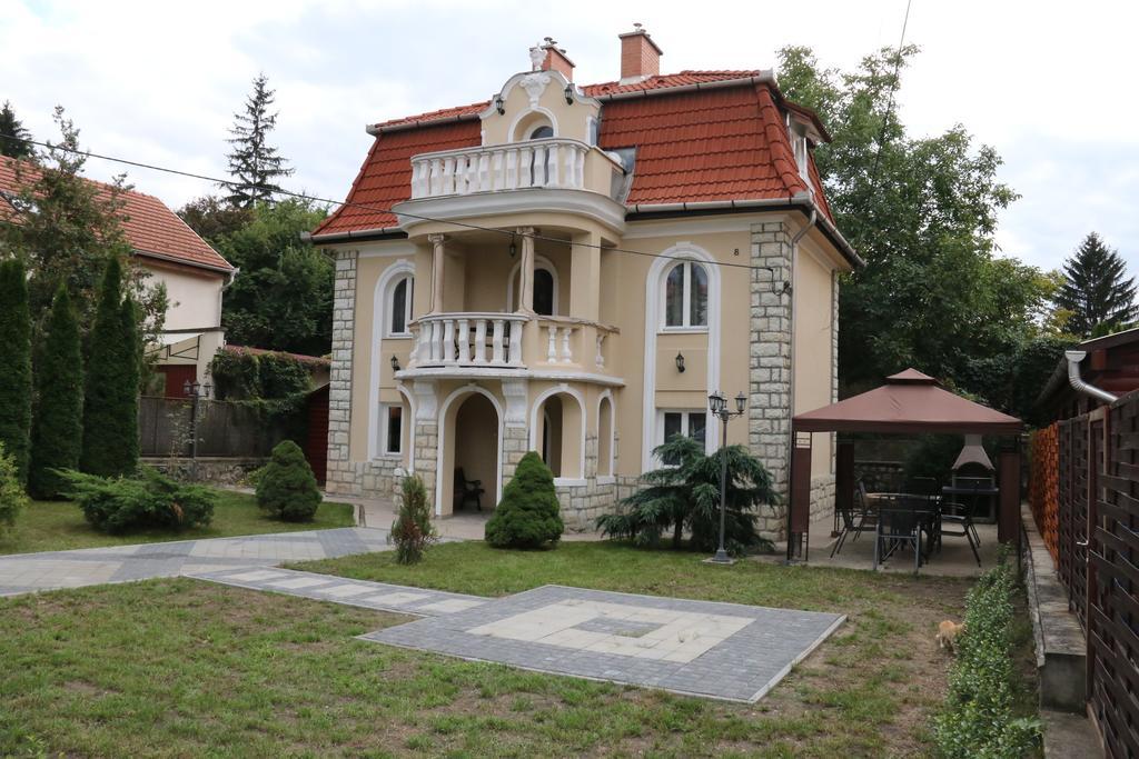 Aradi Vendeghaz Hotel Miskolc Exterior photo