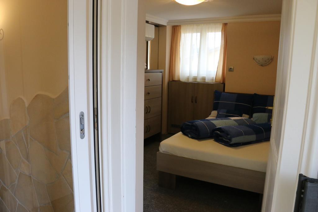 Aradi Vendeghaz Hotel Miskolc Room photo